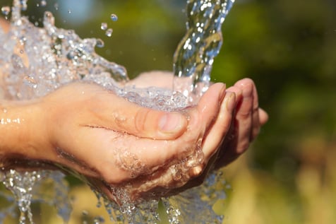 Hands_Water_Outside_106580127_iStock1